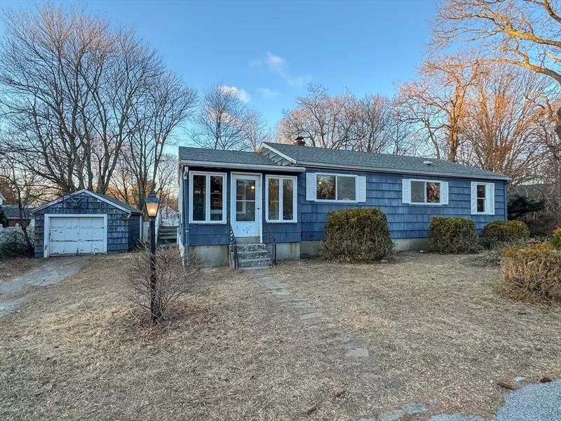 12 Arthur St, Seekonk, MA 02771