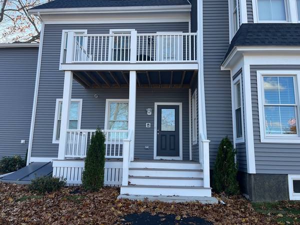 12 Lafayette St #2, Wakefield, MA 01880