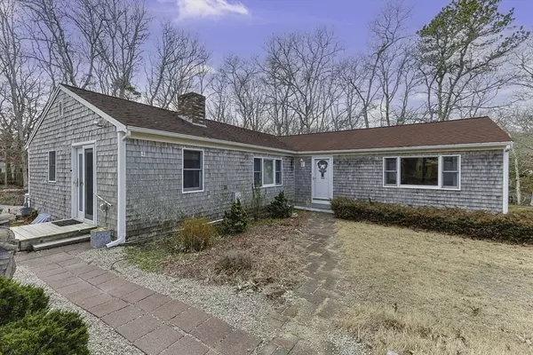 4 Salt Kettle Ln, Sandwich, MA 02563