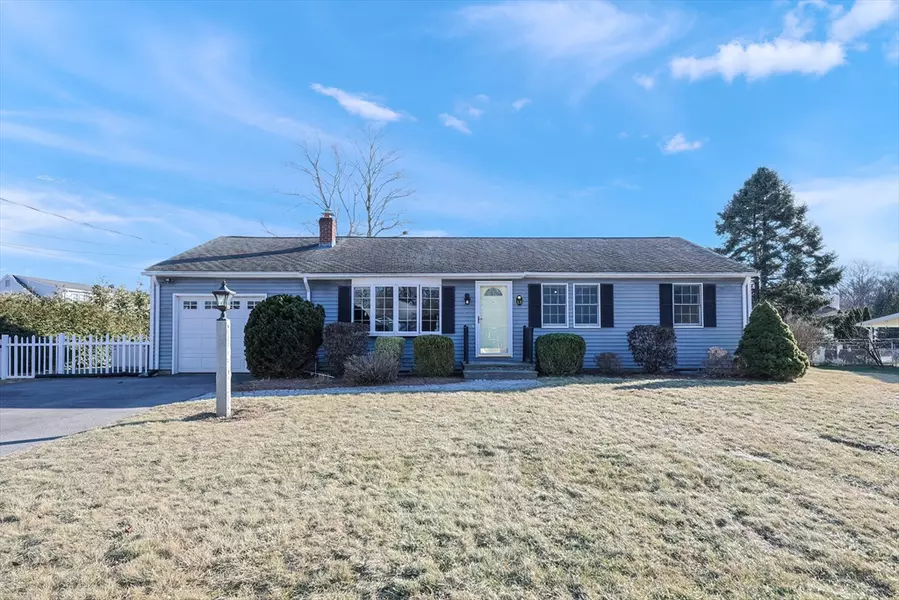 12 Kent Dr, Seekonk, MA 02771