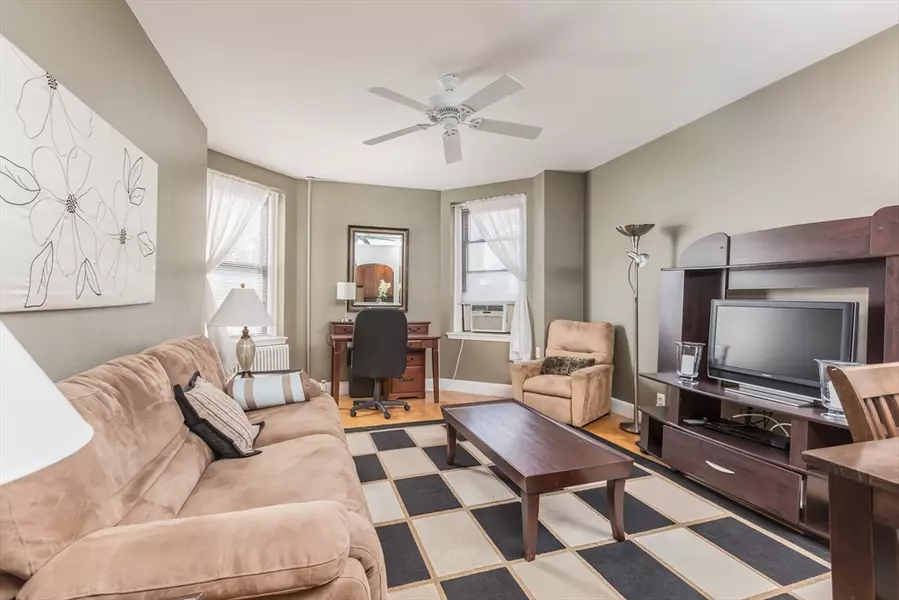 228 Commonwealth Ave #8, Boston, MA 02116