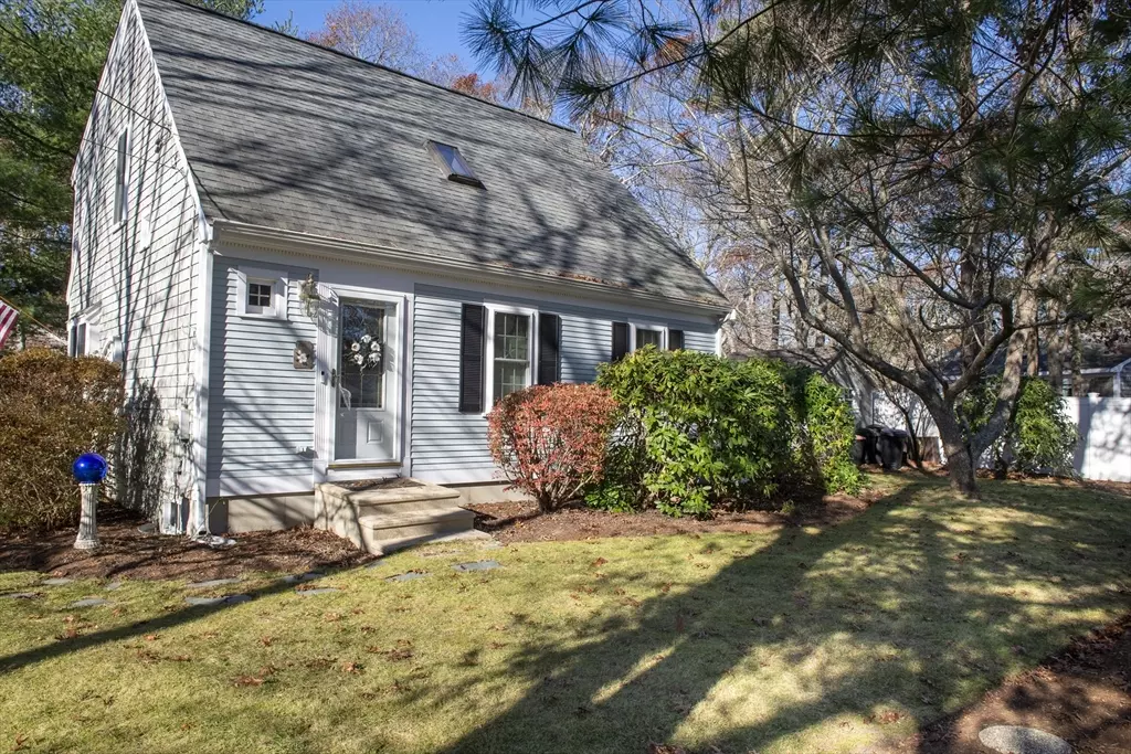 Mashpee, MA 02649,31 Mashpee Neck Rd