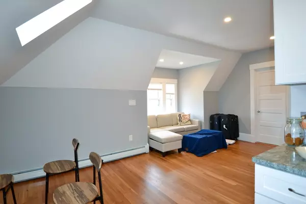 6-8 South St #3, Boston, MA 02135