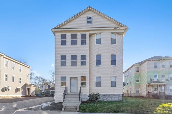 147 Vernon St #2, Worcester, MA 01610