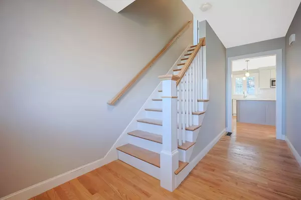 Groton, MA 01450,19 Oriole Dr