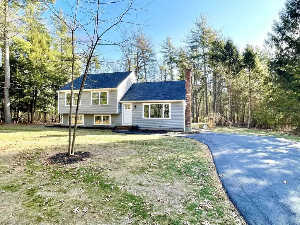 Lakeville, MA 02347,4 Lang St