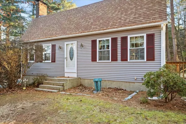 38 Sw Main St, Douglas, MA 01516