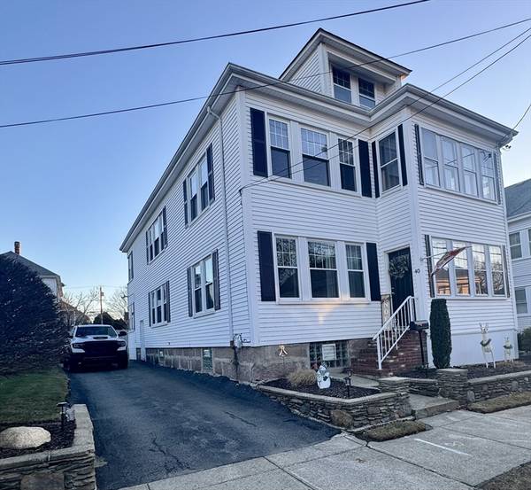 40 Lucas St #2, New Bedford, MA 02744