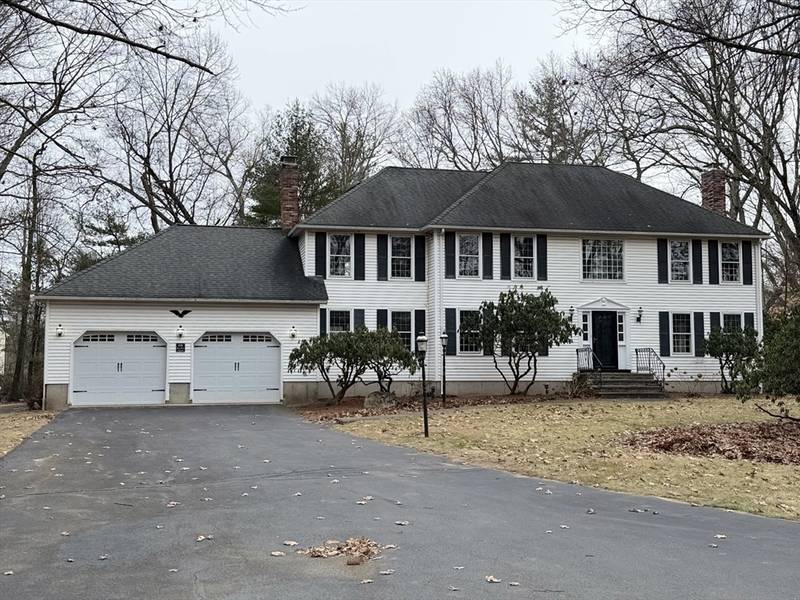 426 River Rd, Andover, MA 01810