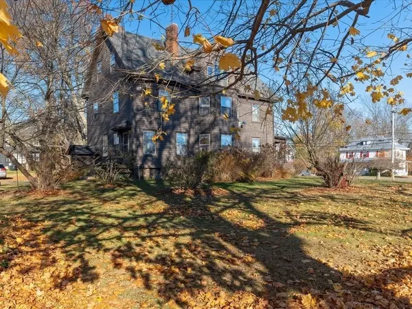 Swansea, MA 02777,889 Gardners Neck Rd.
