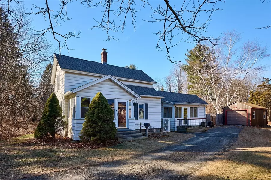 38 Thayer St, Deerfield, MA 01373