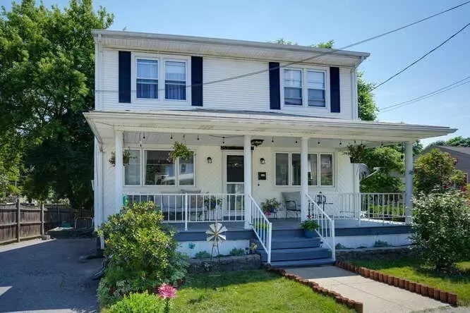 105 Lincoln St, Hudson, MA 01749