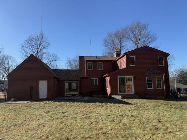 14 Lowell Ave, Holden, MA 01520