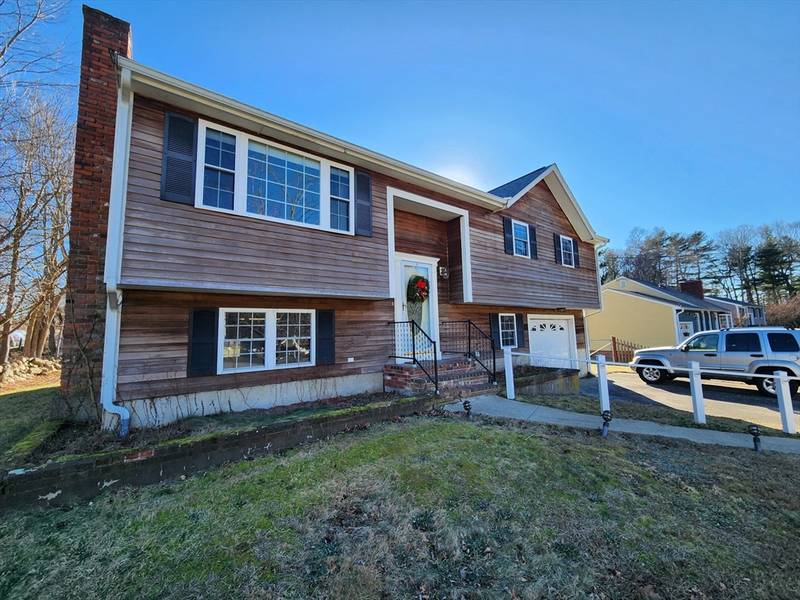 20 Kimberly Rd, Taunton, MA 02780