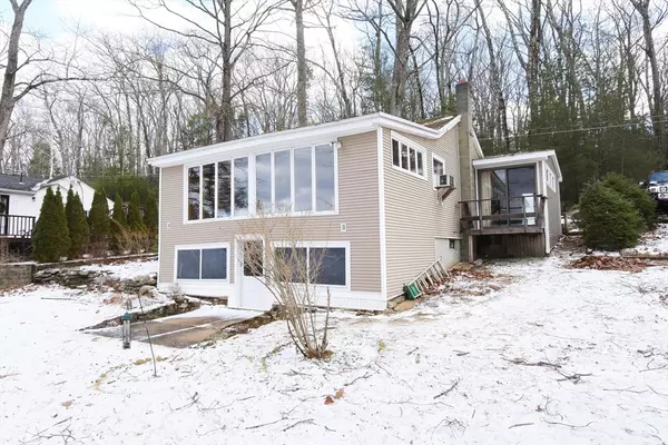 58 Stevens Park Rd, Charlton, MA 01507