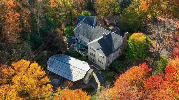 6 Eveningstar Drive, Amherst, MA 01002