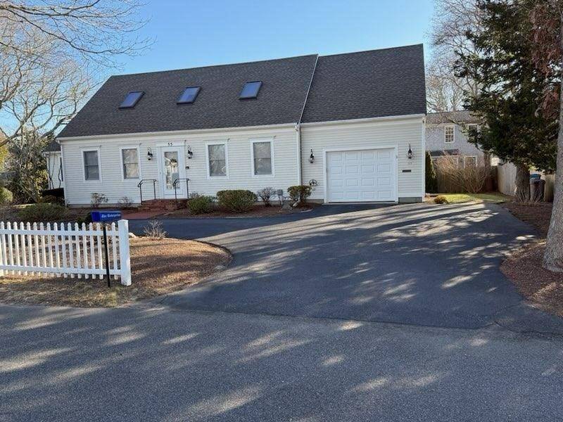 55 Bourne St, Falmouth, MA 02536