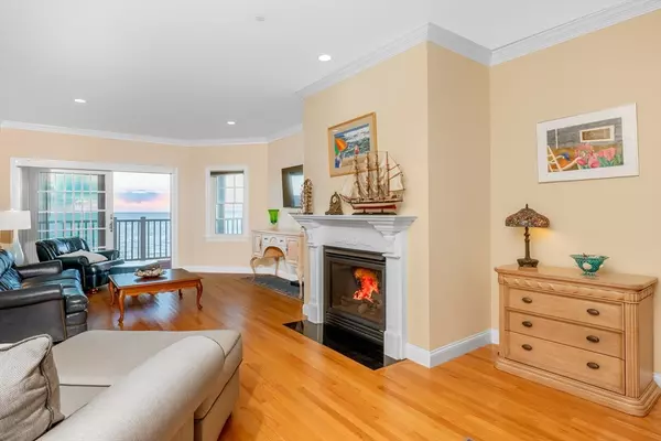 Falmouth, MA 02540,286 Grand Avenue #3