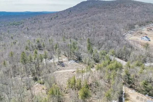 Westhampton, MA 01027,342 Southampton Rd