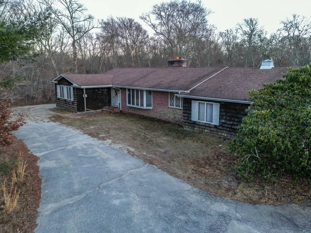 1077 East Rd, Tiverton, RI 02878