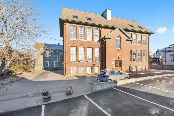 37 Washington Street #8, Gloucester, MA 01930