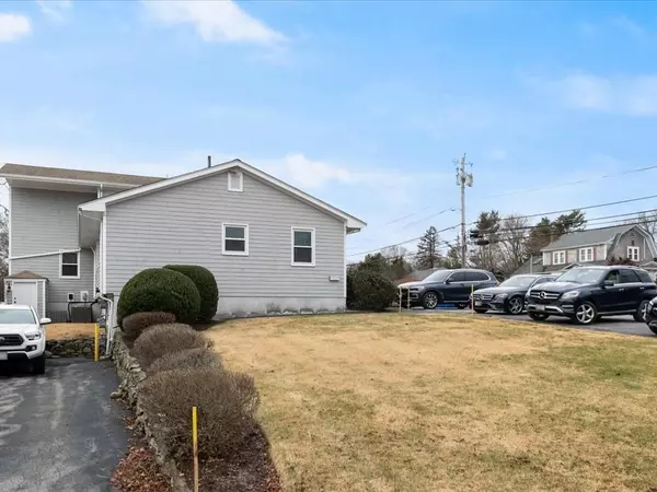 Swansea, MA 02777,810 Wilbur Avenue