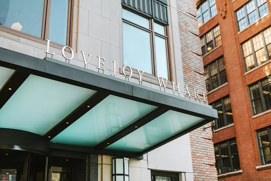 100 Lovejoy Wharf #PH3A, Boston, MA 02114