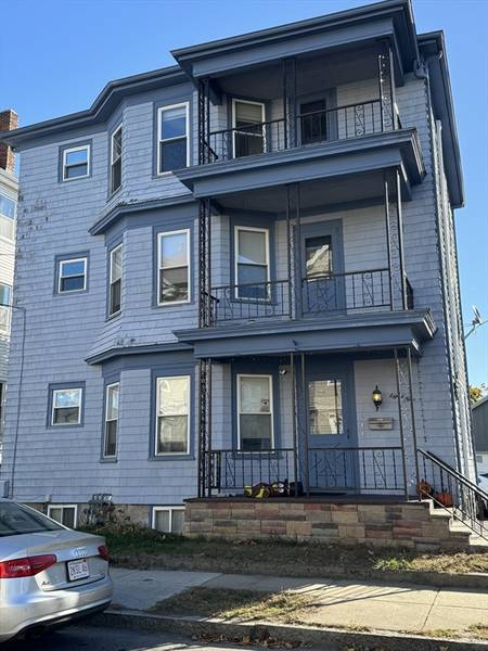 89 Murray St #3, Fall River, MA 02720