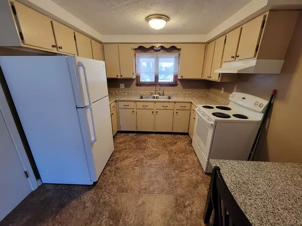Southbridge, MA 01550,598 Worcester St #4