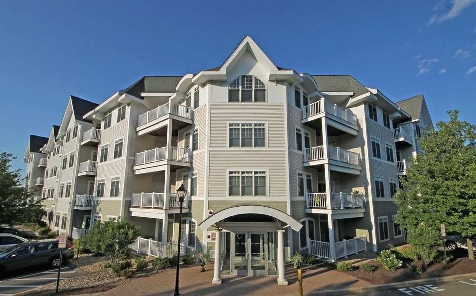 614 Pond St #1-309, Braintree, MA 02184