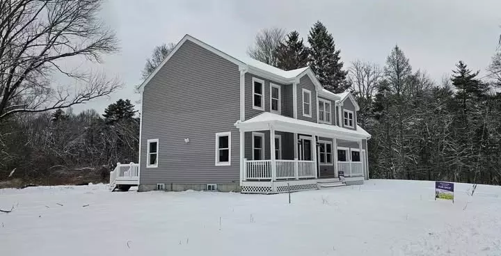 14 Washburn Rd, Freetown, MA 02717