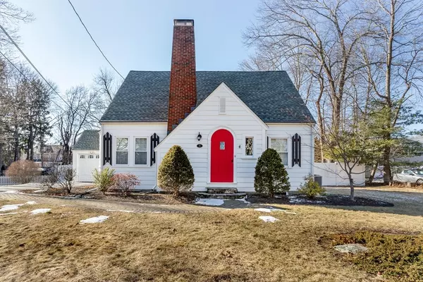 19 Prospect St, Walpole, MA 02081