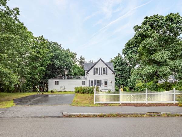 29 Agate Avenue, Worcester, MA 01604