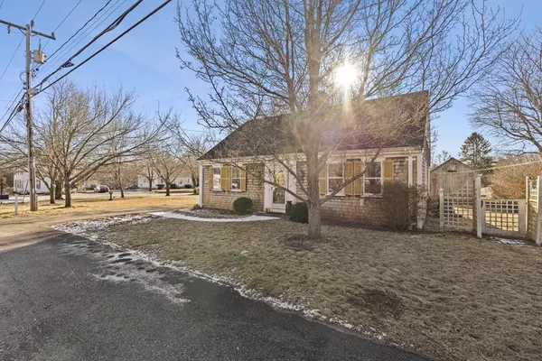 2 Mill St, Wareham, MA 02571