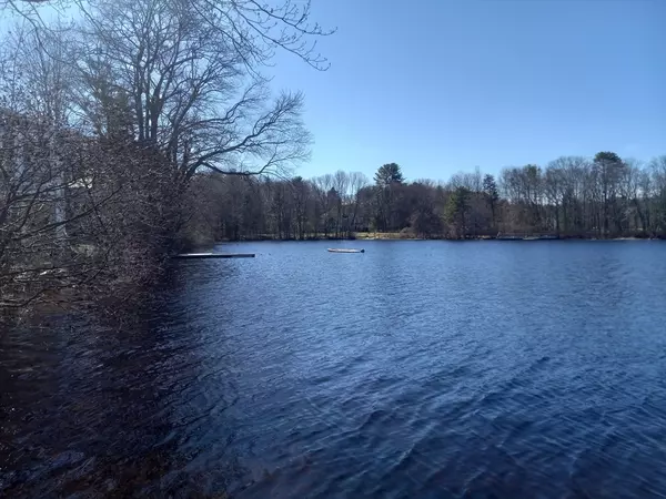 Holliston, MA 01746,57 Lake Shore Drive