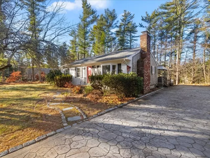 49 E Howland Rd, Freetown, MA 02717