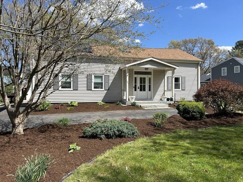 101 Freeman St, Norton, MA 02766