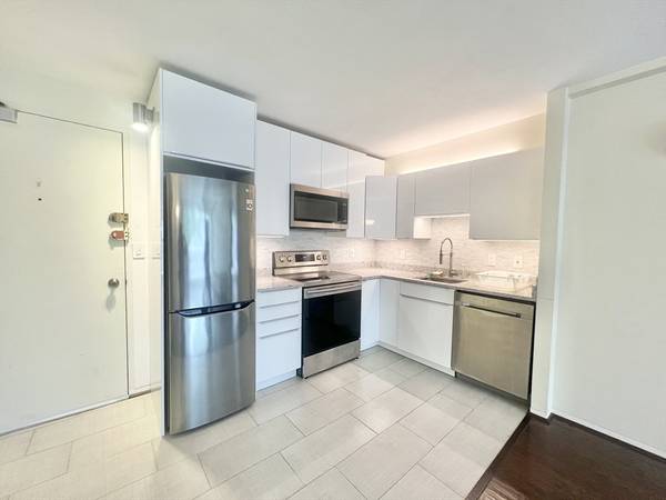 29 Concord Ave #405, Cambridge, MA 02138