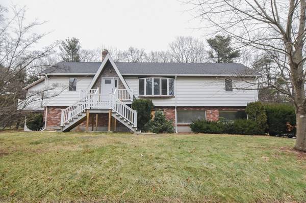 5 Flintlocke Rd, Franklin, MA 02038