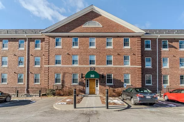 30 Village Hill Rd #103, Northampton, MA 01060