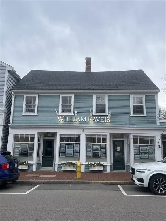 Hingham, MA 02043,40 North Street #2