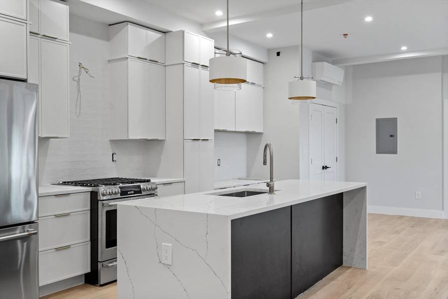 2 Weld Hill #201, Boston, MA 02130