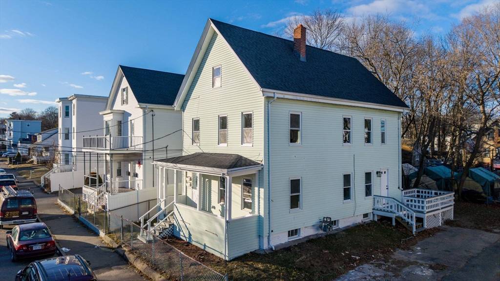 33 Division St, Brockton, MA 02301