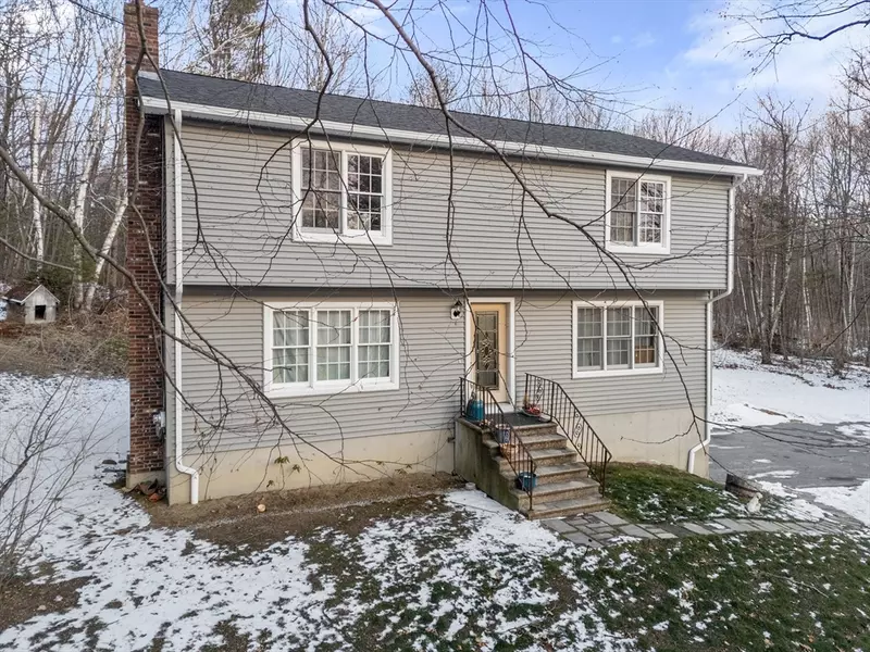 48 Reservoir St, Leicester, MA 01611