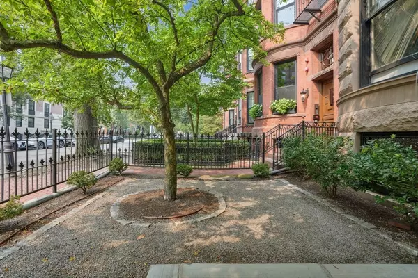 261 Marlborough St #1, Boston, MA 02116