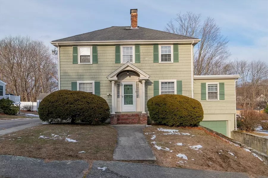 19 Riley Ave, Weymouth, MA 02189