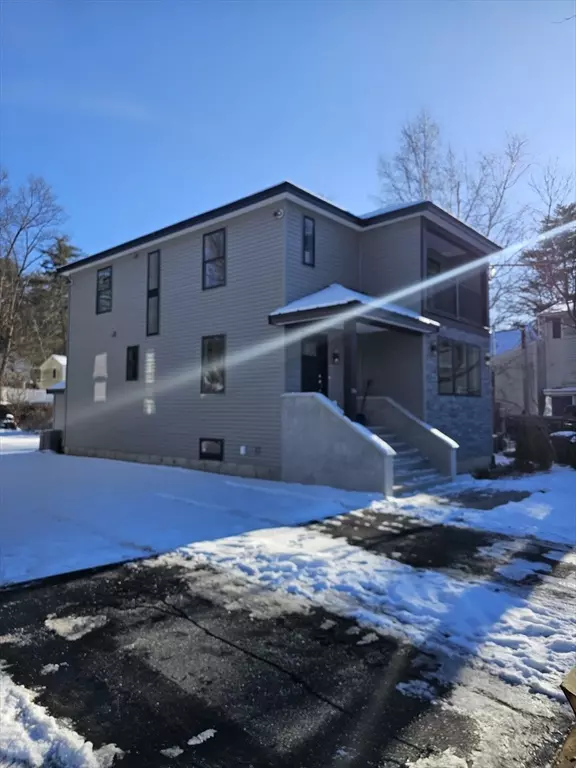 86 Shadow Lake Lane, Salem, NH 03079