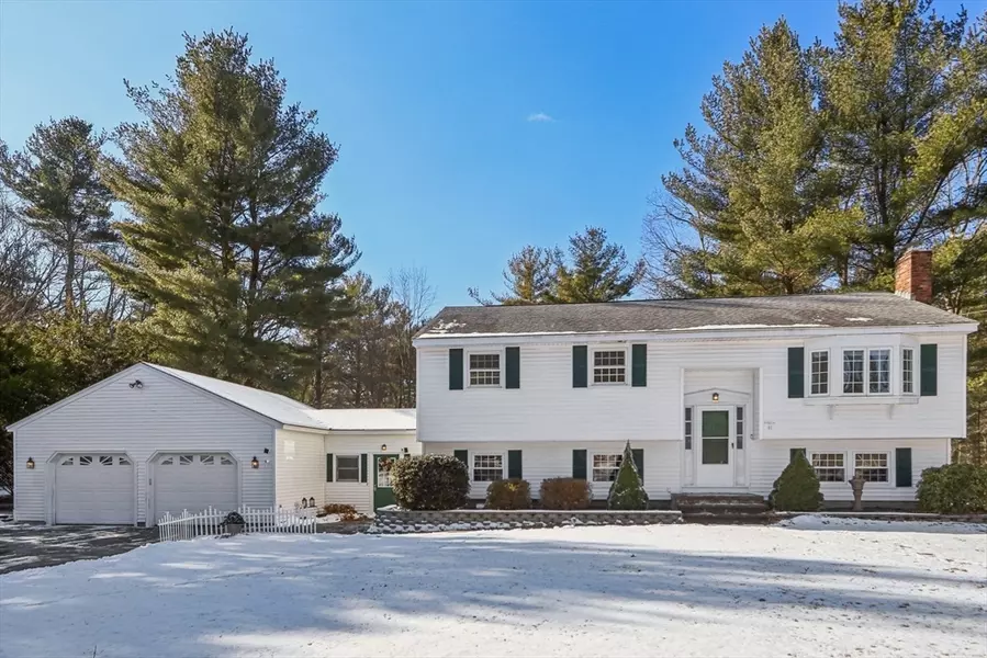 41 Redgate Rd, Tewksbury, MA 01876