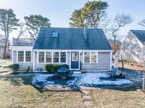 9 Starboard Ln,  Mashpee,  MA 02649