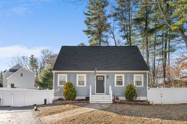 79 Pine St, Stoughton, MA 02072